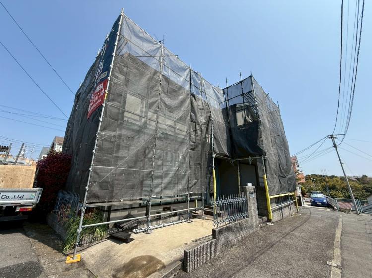 屋根・破風・デザイン木枠塗装・コーキング工事